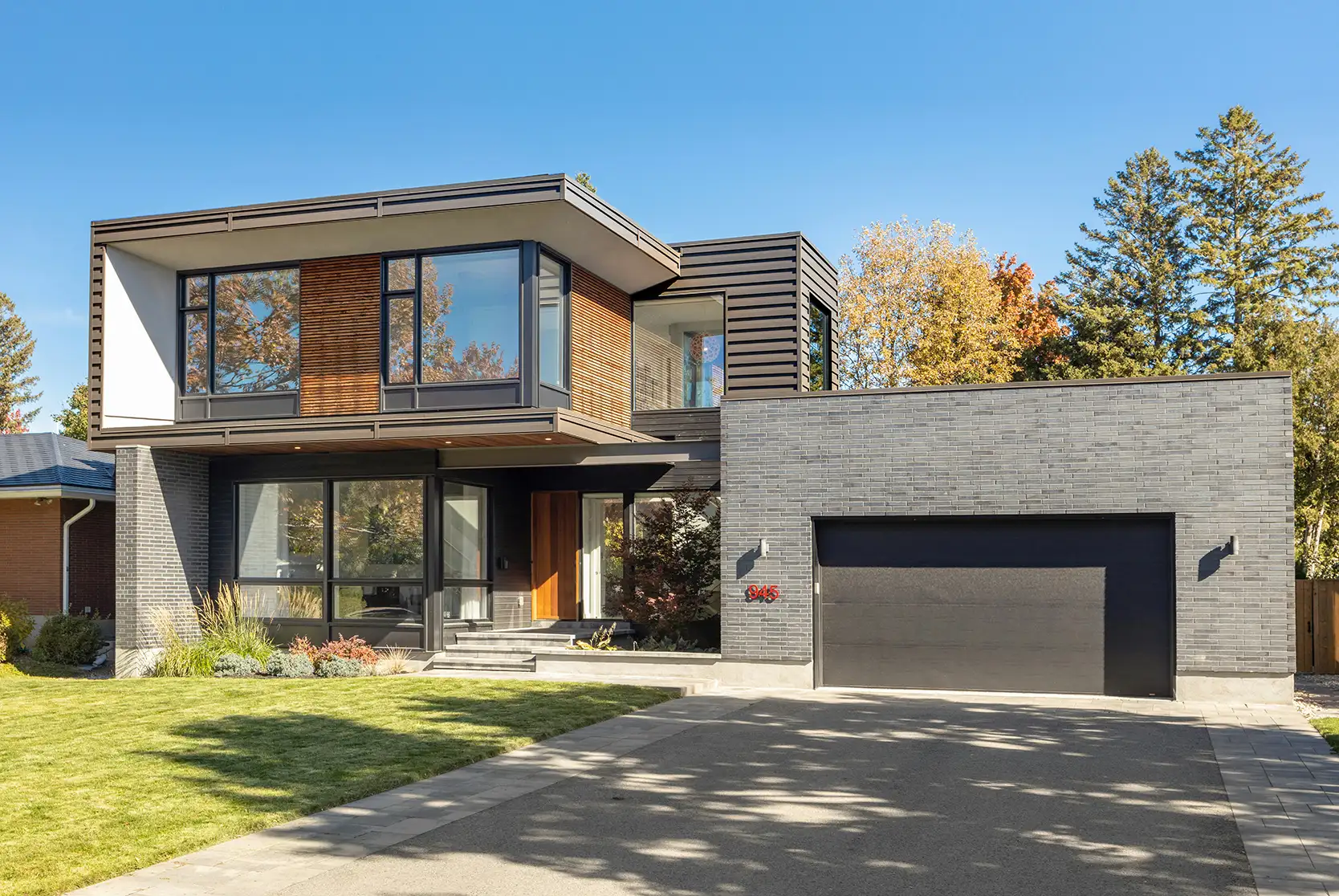 Elegante Kassetten-Markise für stilvollen Außenschutz